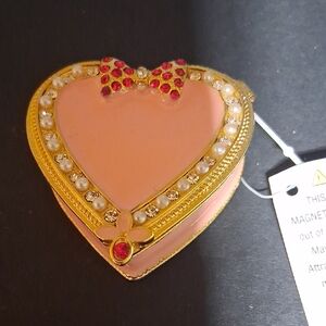 Elegant Pink Heart Jewelry Box with Gold Accents